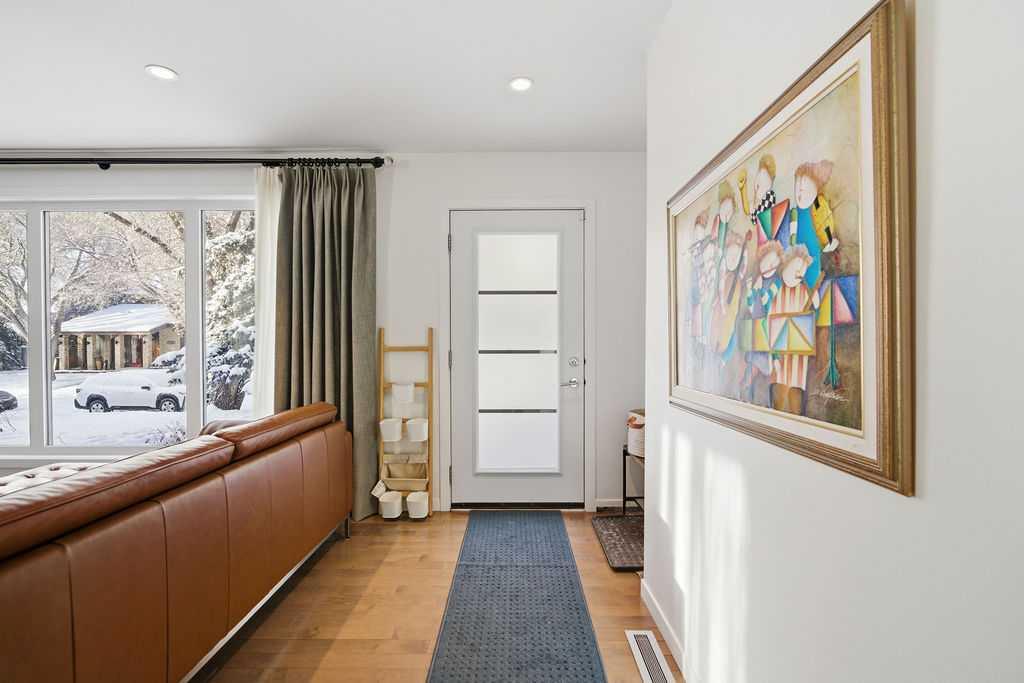 3449 Lane Crescent SW