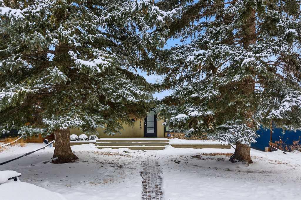 3449 Lane Crescent SW