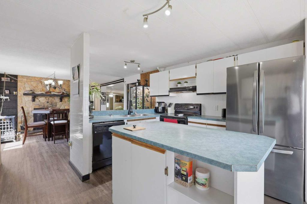 Photo of 27 Hearthstone Drive, Lacombe, AB T4L 1R2 (MLS # A2326579)