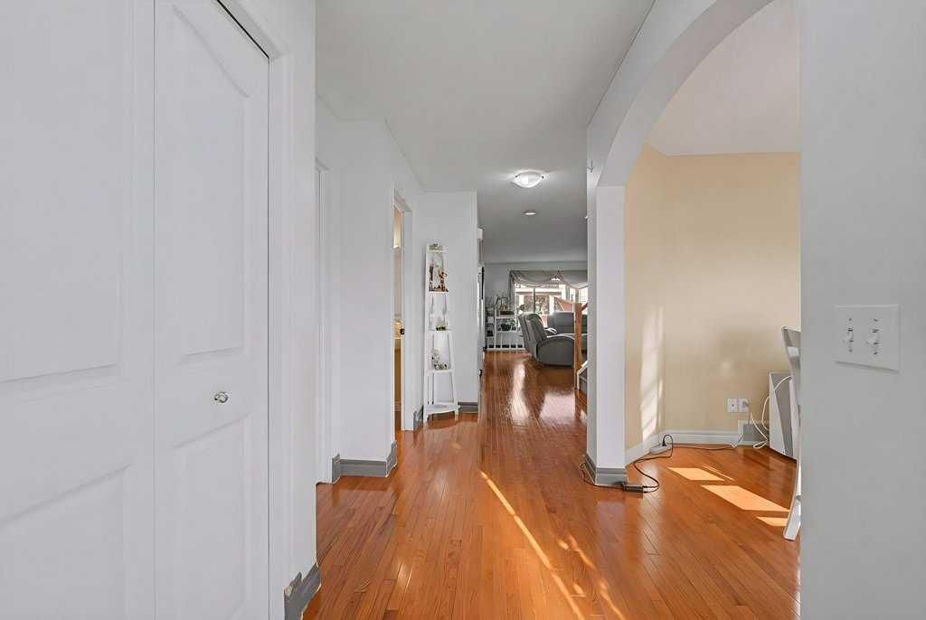 Photo of 284 Hawkmere View, Chestermere, AB T1X 1T7 (MLS # A2287875)