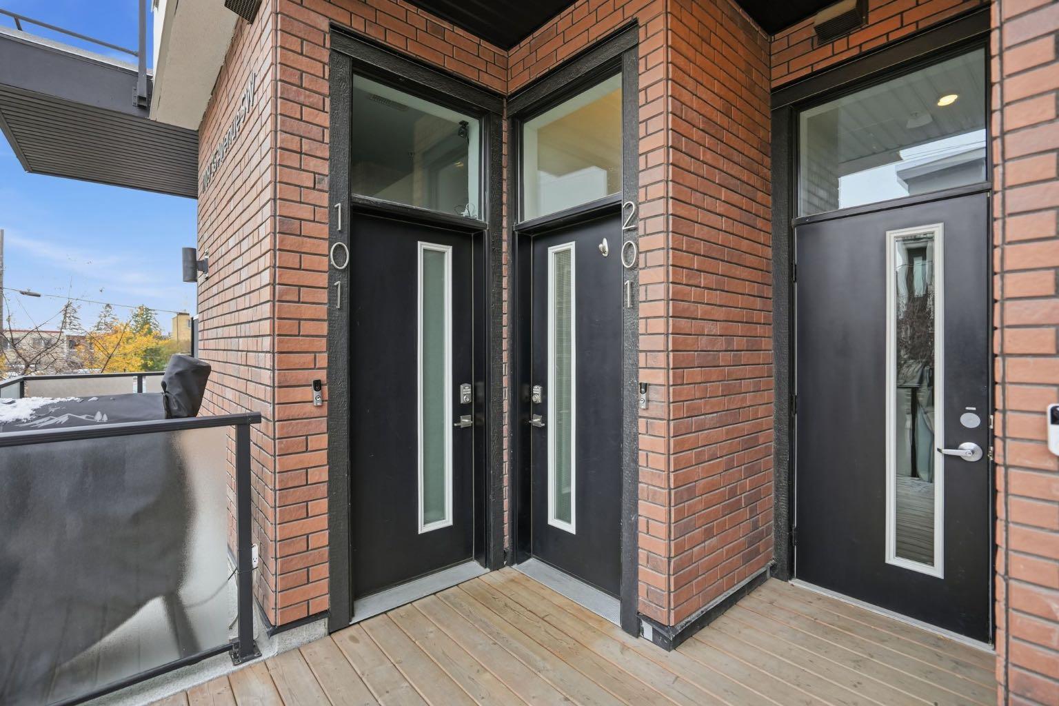 1709 35 Avenue SW 201