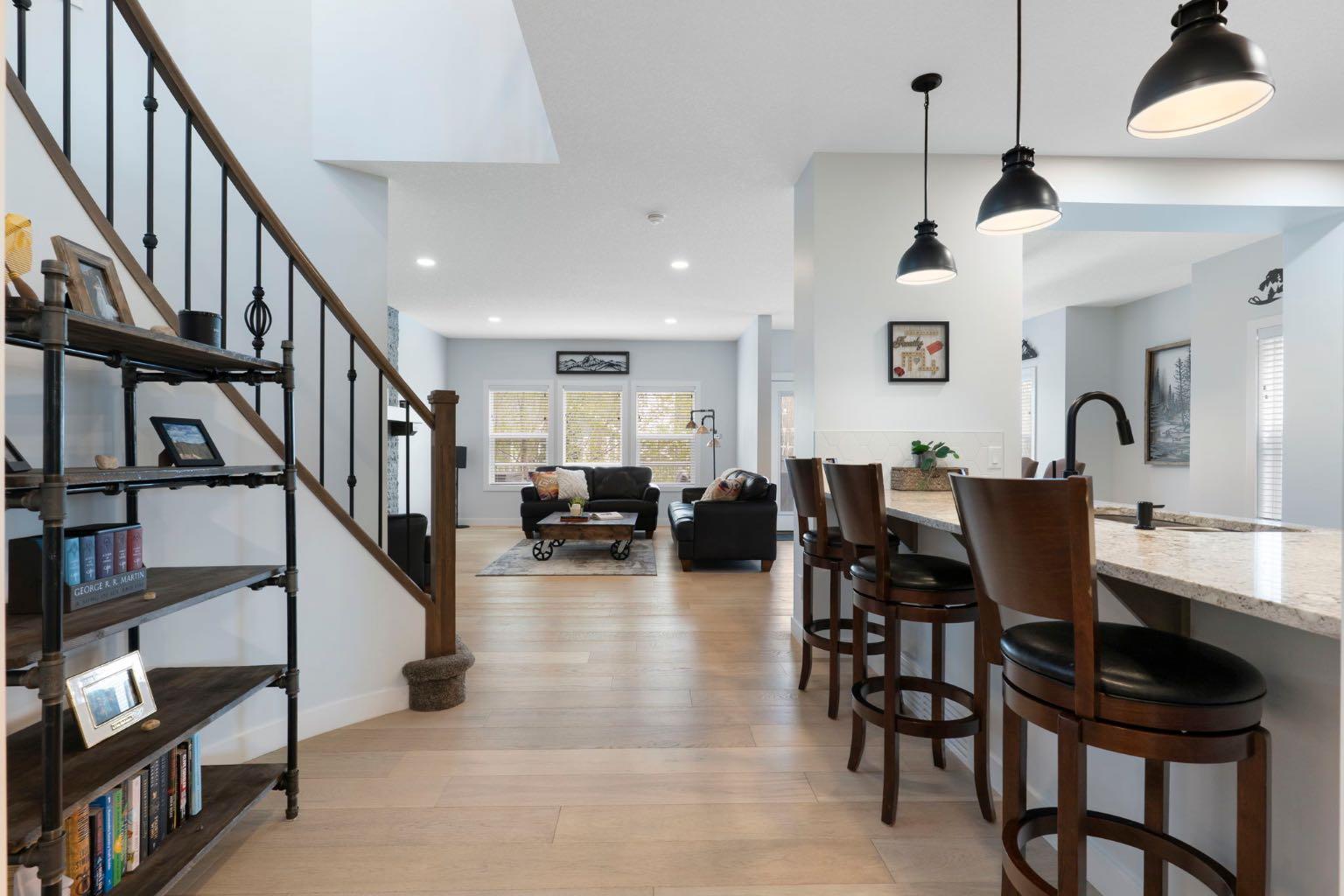 99 Ridge View Close