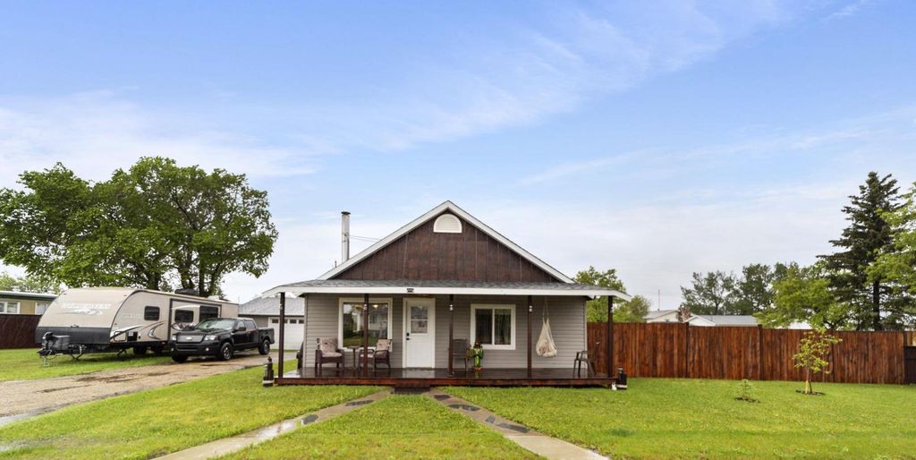 Photo of 1014 Main Street, Ohaton, AB T0B 3P0 (MLS # A2314712)