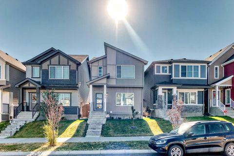 215 148 Avenue NW Calgary AB T3P 1N1