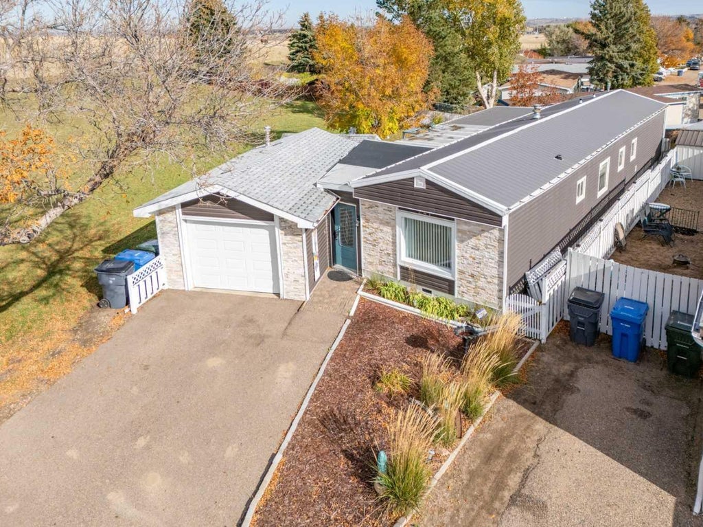 Photo of 247 Fleet Street SW, Medicine Hat, AB T1A 7Z4 (MLS # A2352681)