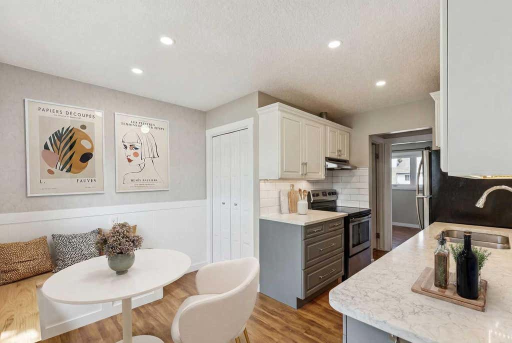 Photo of 727 Ranchview Circle NW, Calgary, AB T3G 1A9 (MLS # A2321766)
