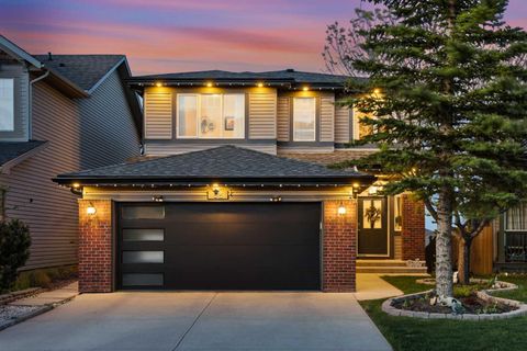 Photo of 62 Panamount View NW, Calgary, AB T3K 0A6 (MLS # A2312903)