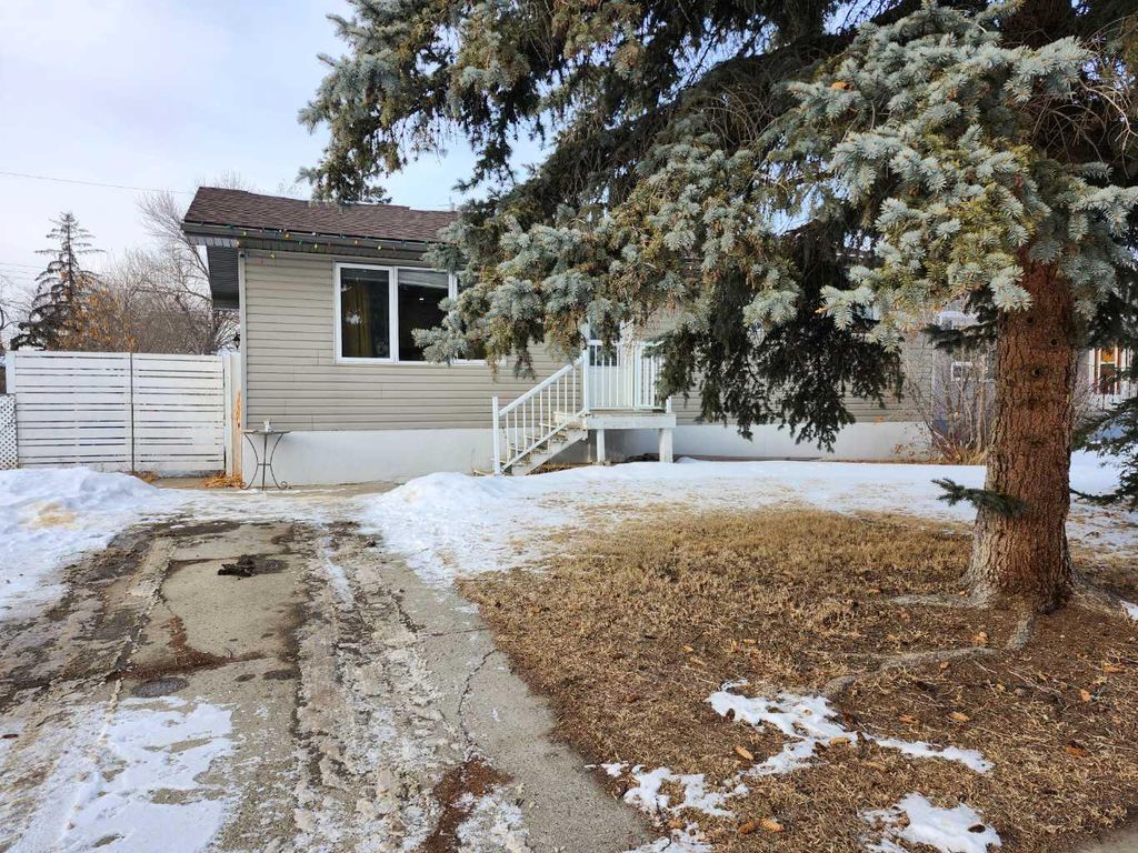 Photo of 403 11 Street E, Drumheller, AB T0J 0Y5 (MLS # A2283687)
