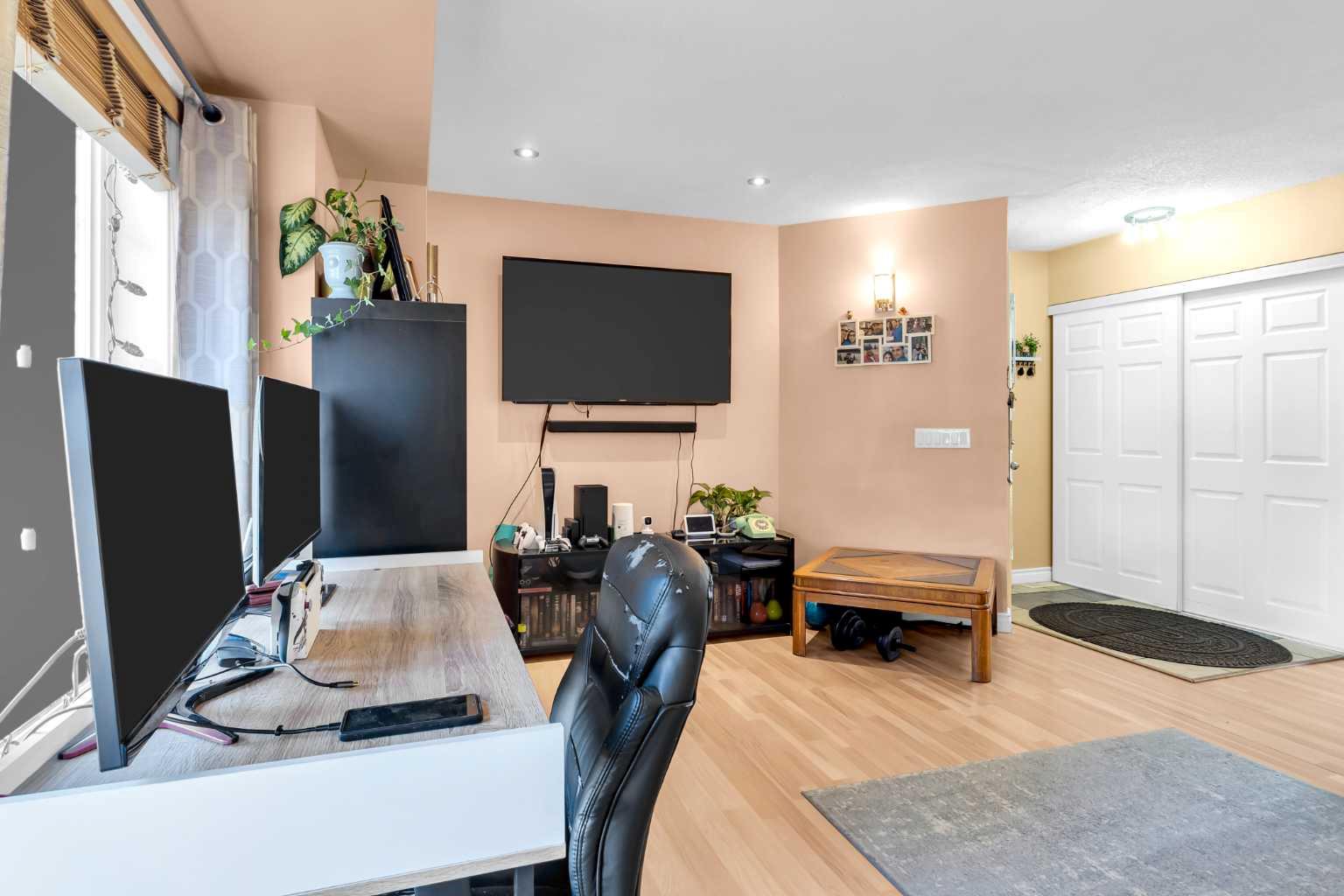 43 Martindale Court NE