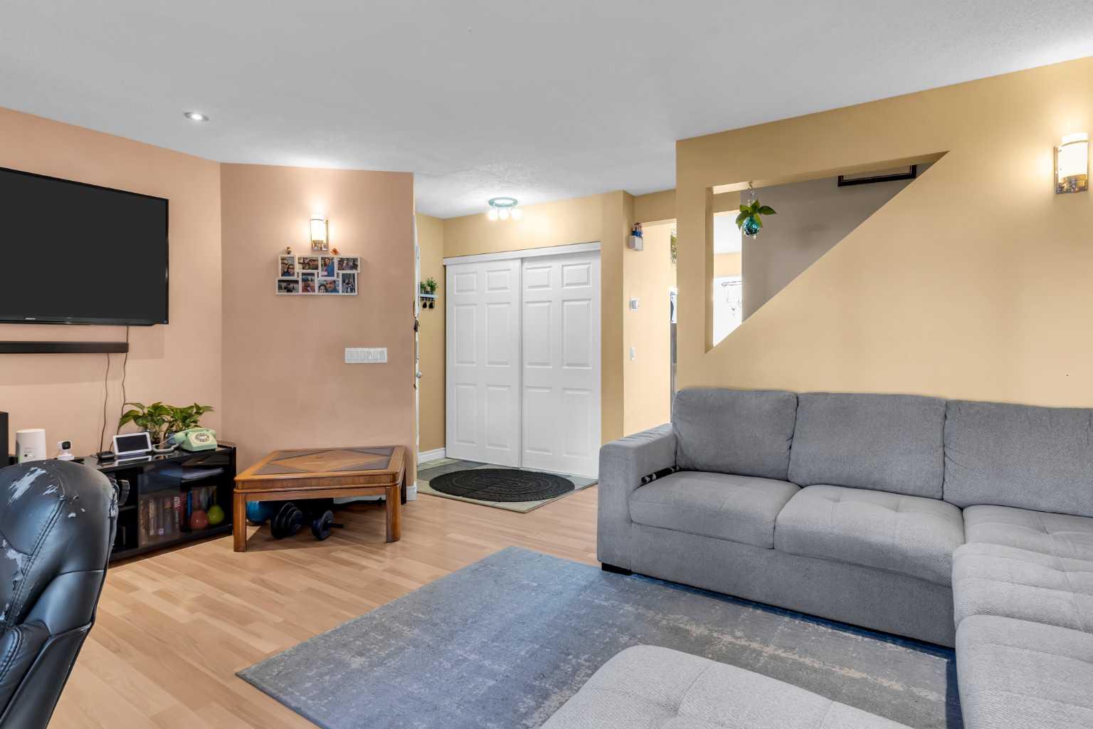 43 Martindale Court NE