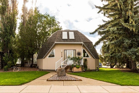 Photo of 115 Iroquois Crescent W, Lethbridge, AB T1K 5J3 (MLS # A2346534)