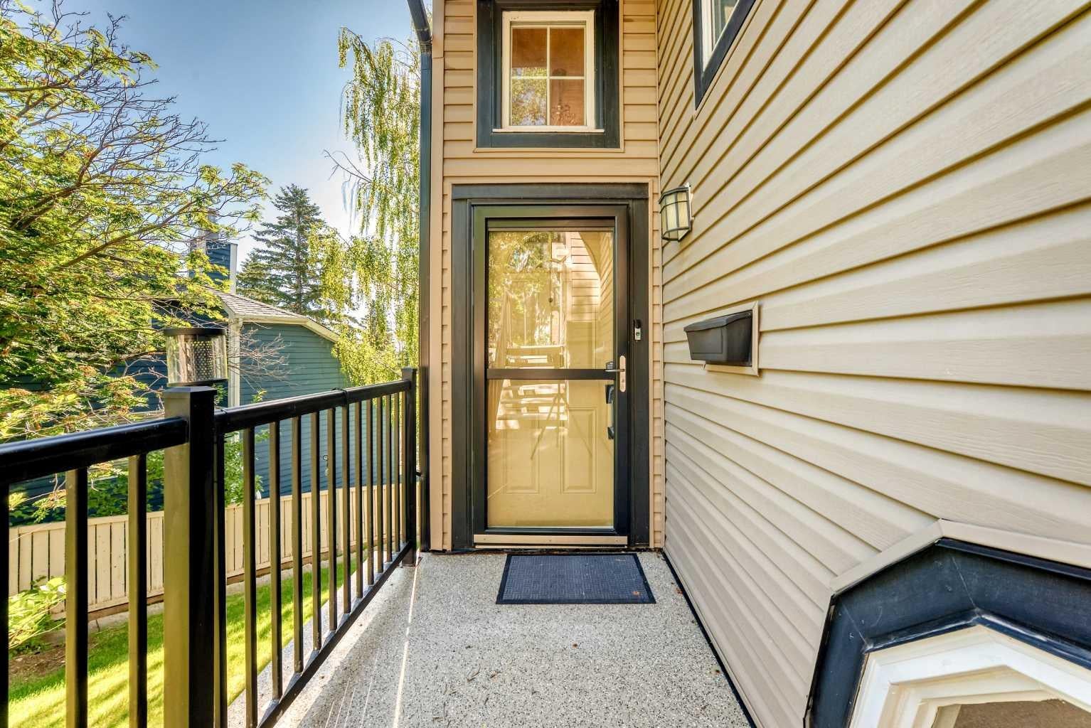 448 Strathcona Drive SW 25