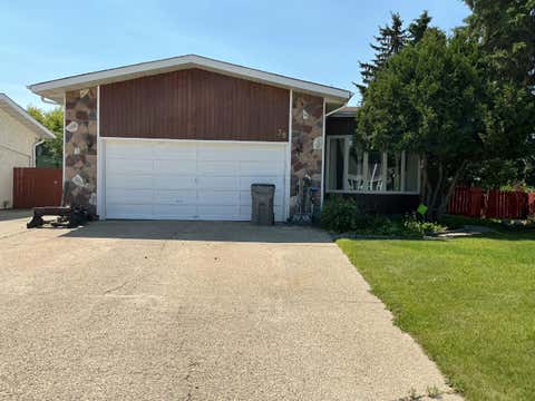 Photo of 38 KIMZEY Crossing, Whitecourt, AB T7S 1G1 (MLS # A2328641)