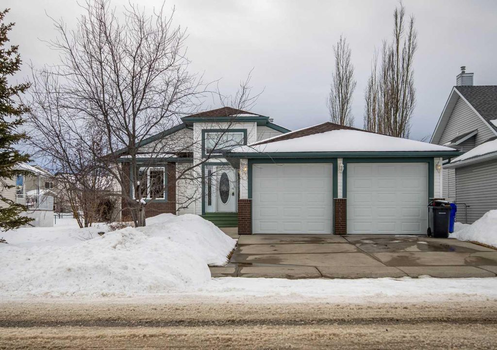 Photo of 5111 Shannon Drive, Olds, AB T4H 1X3 (MLS # A2292047)