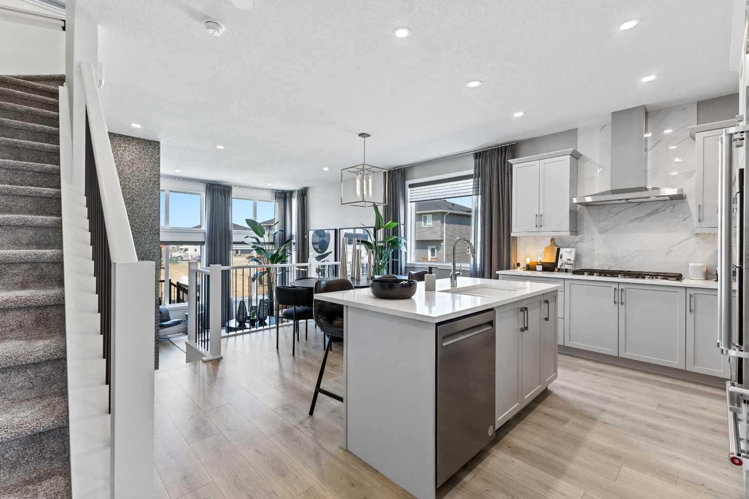 124 Corner Glen Avenue NE