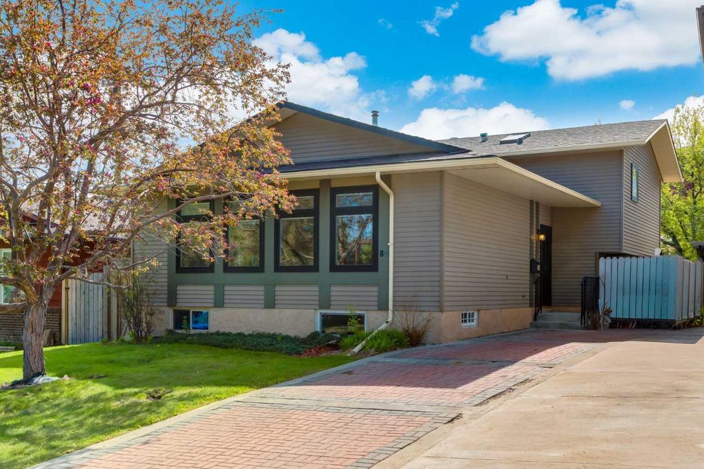 Photo of 80 Macewan Glen Road NW, Calgary, AB T3K 2C6 (MLS # A2314212)