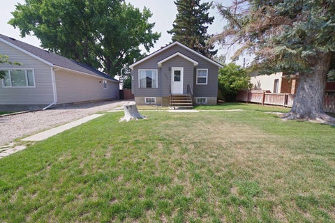 Photo of 607 6 Street N, Vauxhall, AB T0K 2K0 (MLS # A2338933)