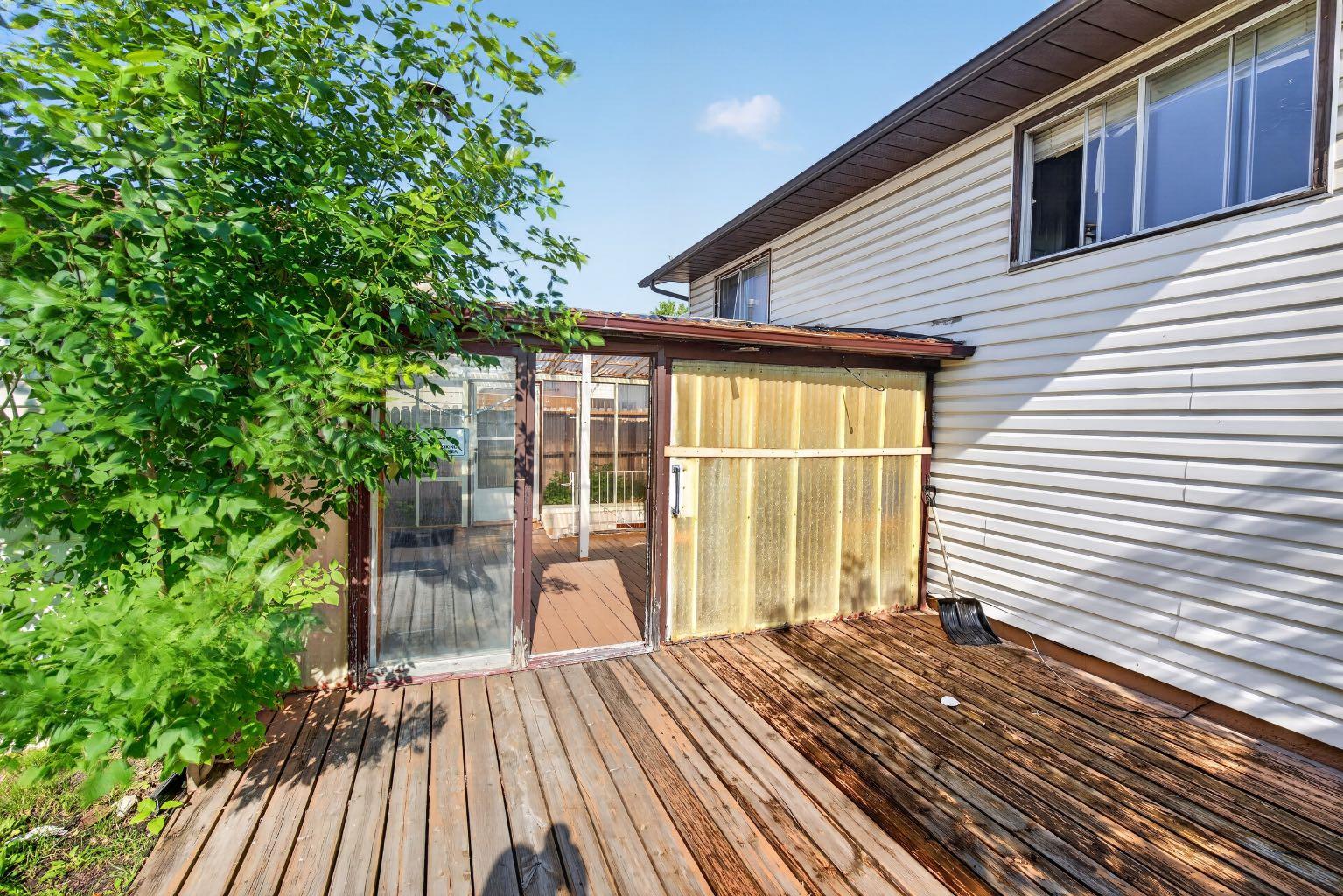319 Rundlelawn Road NE