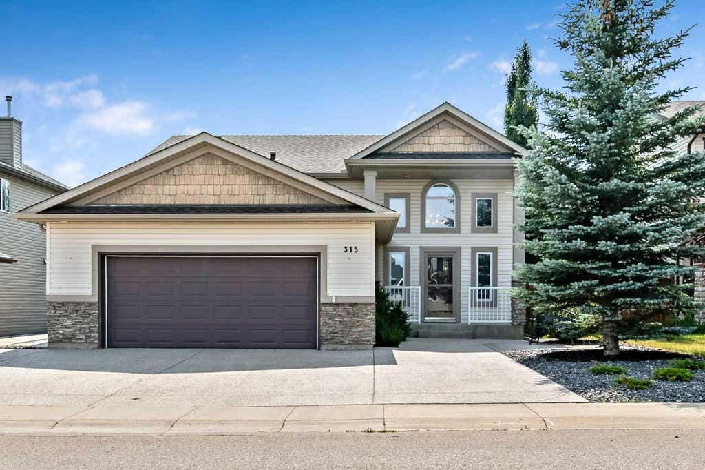 Photo of 315 Willow Ridge Way, Diamond Valley, AB T0L 0H0 (MLS # A2335178)