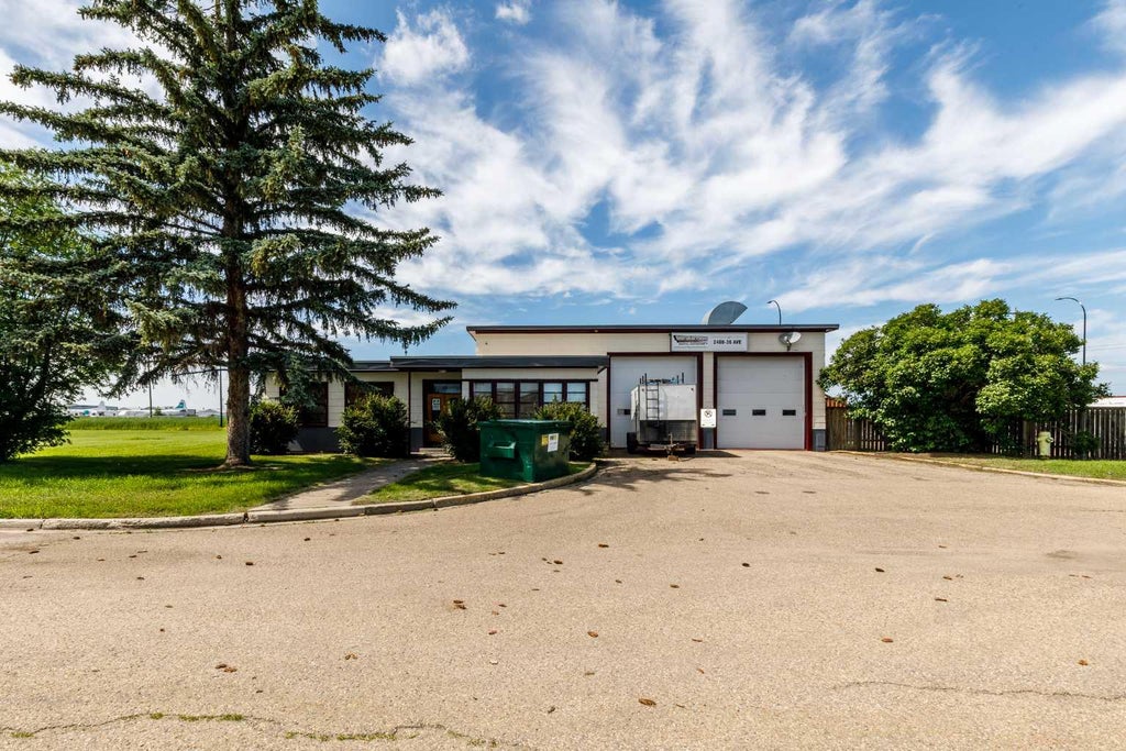 Photo of 2460 36 Avenue, Rural Red Deer County, AB T4S 2G3 (MLS # A2327942)