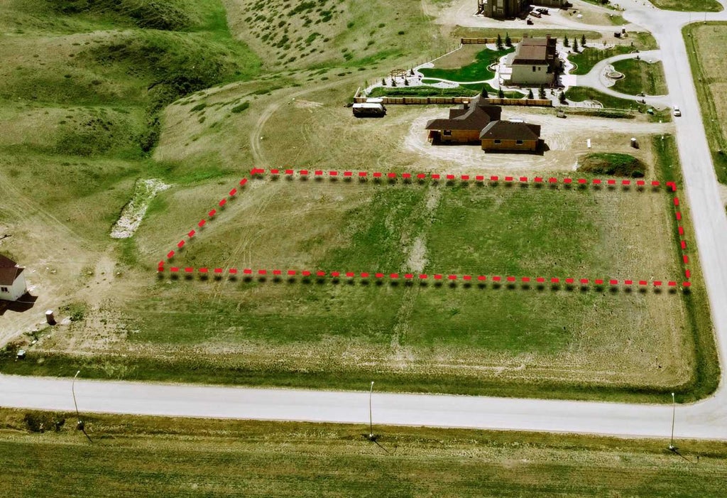 Photo of 30 Edgemoor Way W, Rural Lethbridge County, AB T1J 5R6 (MLS # A2140301)