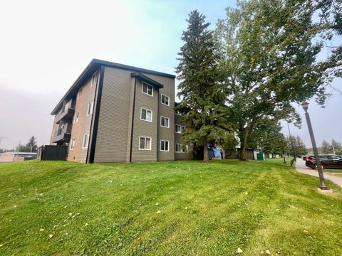 Photo of 5611 9 Avenue Ave #110B, Edson, AB T7E 1R5 (MLS # A2341113)