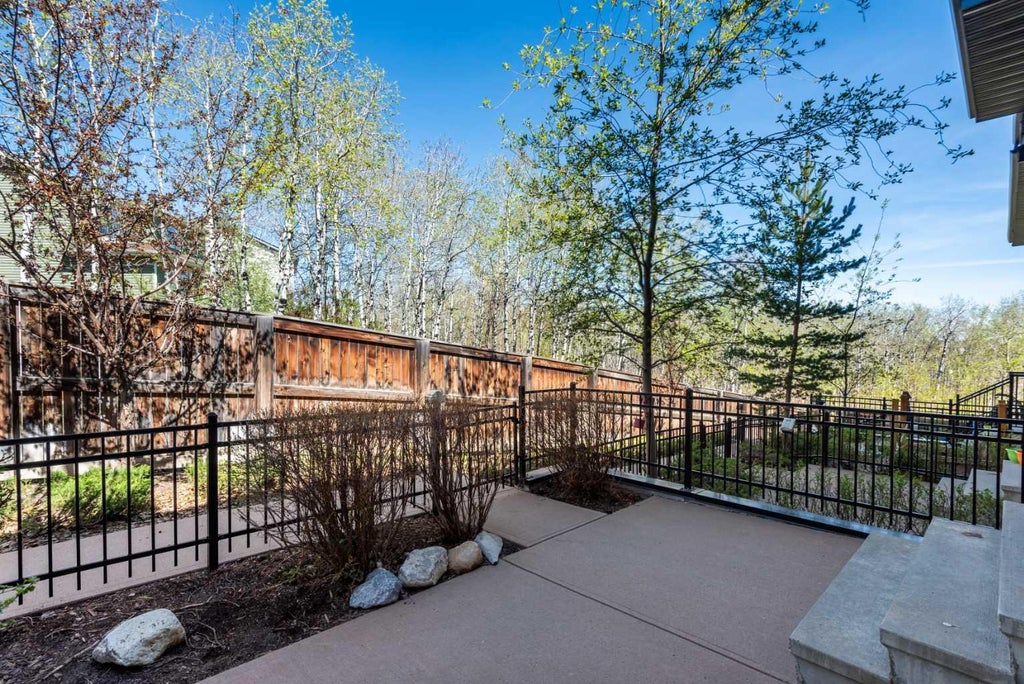 Photo of 24 Aspen Hills Common SW, Calgary, AB T3H 0R7 (MLS # A2309969)