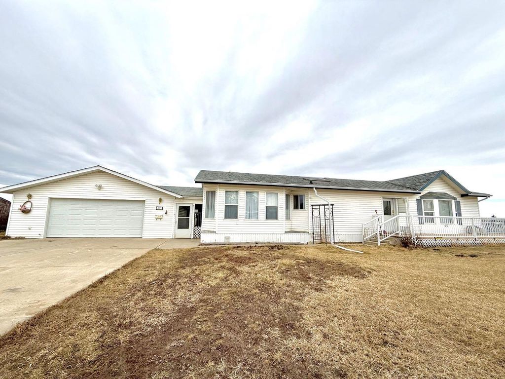 Photo of 420N 200W, Raymond, AB T0K 2S0 (MLS # A2286401)