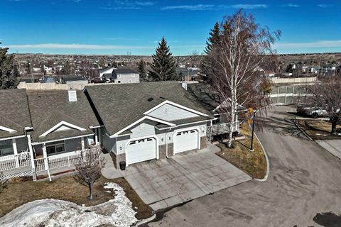 151 Macewan Ridge Villas NW Calgary AB T3K 4G3