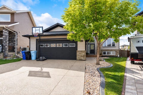 Photo of 128 Mountain Avens Crescent, Fort McMurray, AB T9K 0J5 (MLS # A2351265)