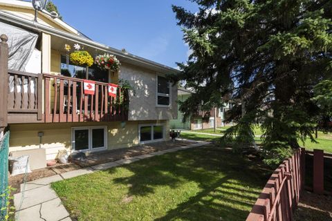 Photo of 4118 60 Street #2, Camrose, AB T4V 3G7 (MLS # A2319762)