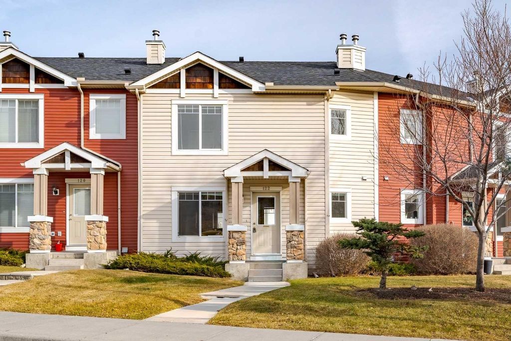 Photo of 122 Panamount Drive NW, Calgary, AB T3K 6K3 (MLS # A2283379)