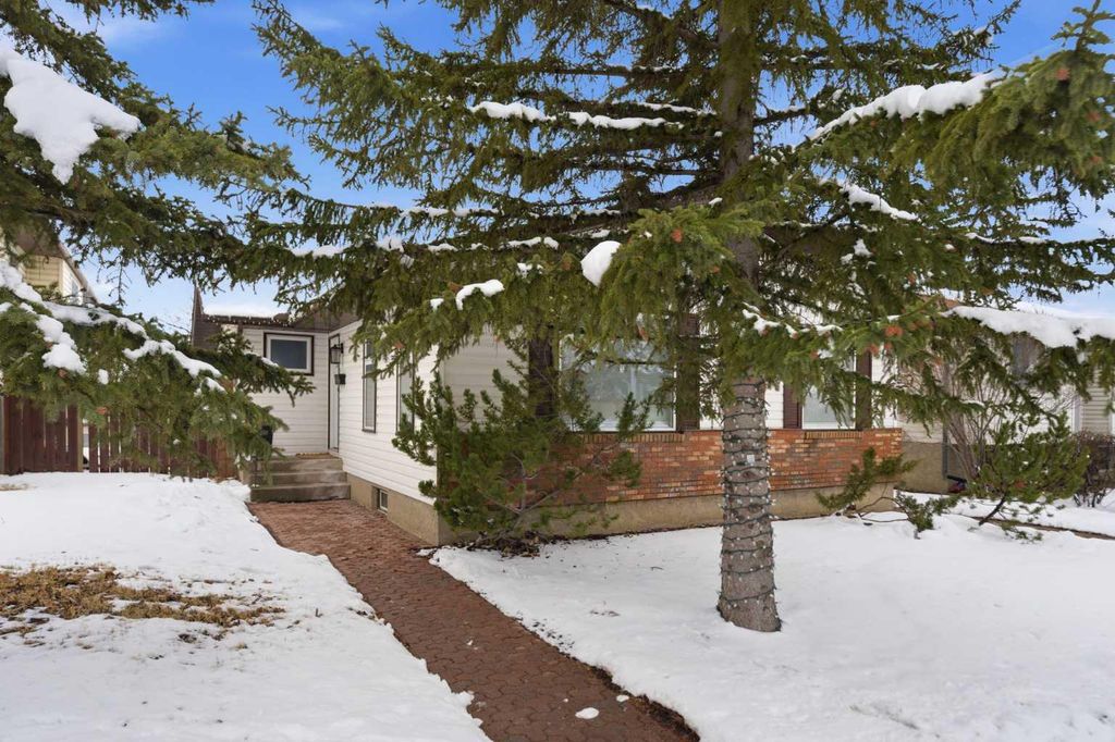 Photo of 8119 Ranchview Drive NW, Calgary, AB T3G 1G6 (MLS # A2298459)