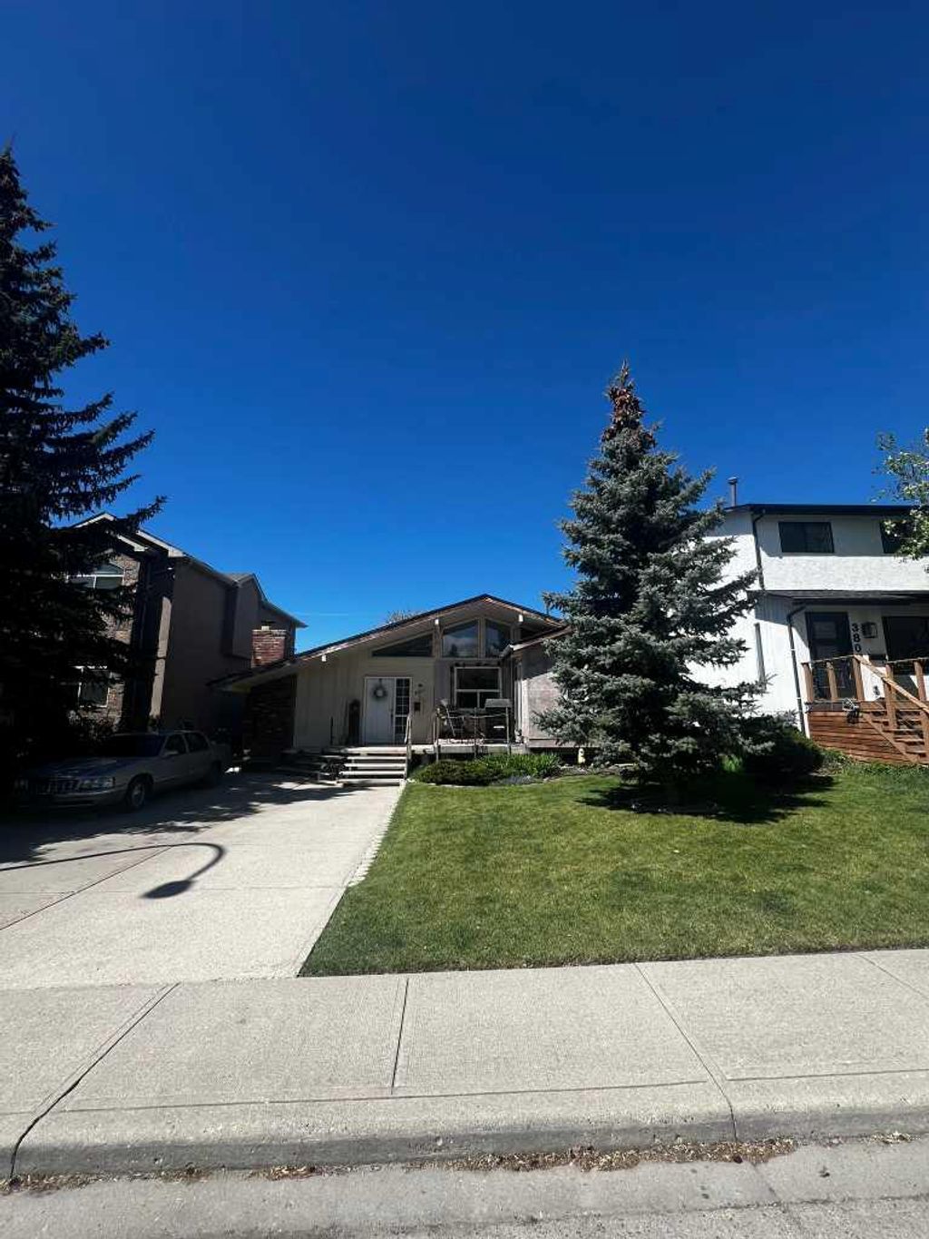Photo of 3811 44 Street SW, Calgary, AB T3E 3S4 (MLS # A2311542)
