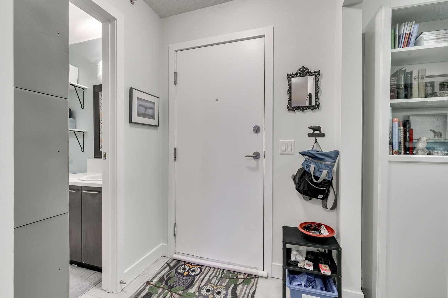 35 Richard Court SW 438