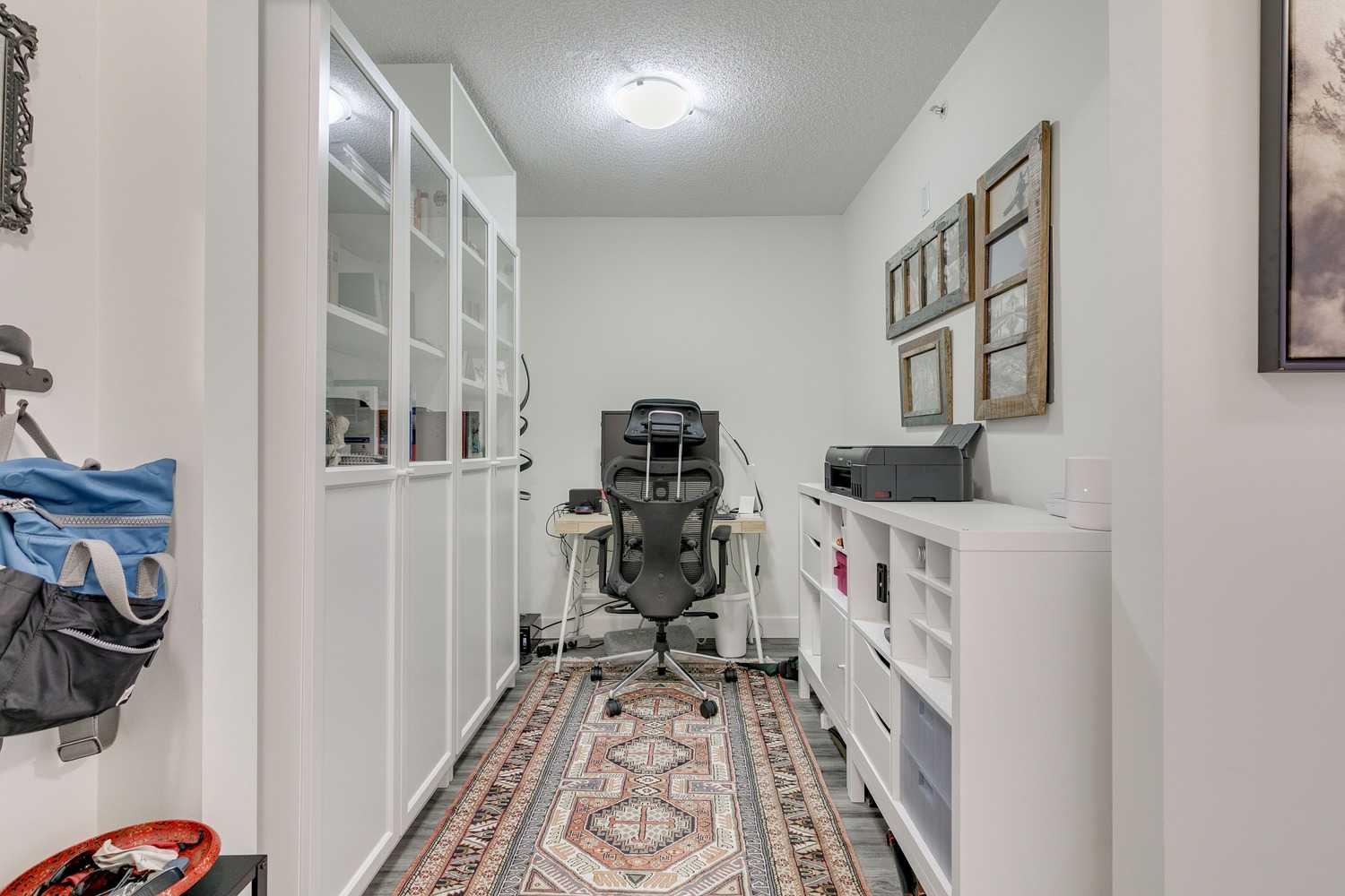 35 Richard Court SW 438