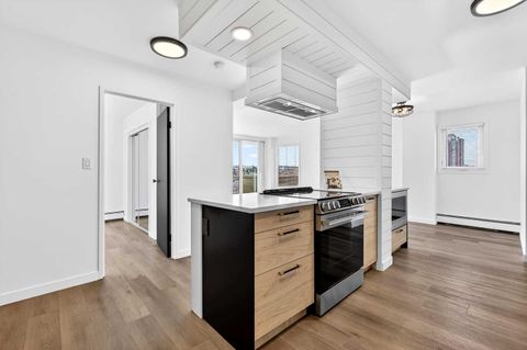 1107 15 Avenue SW 903 Calgary AB T2R 0S8