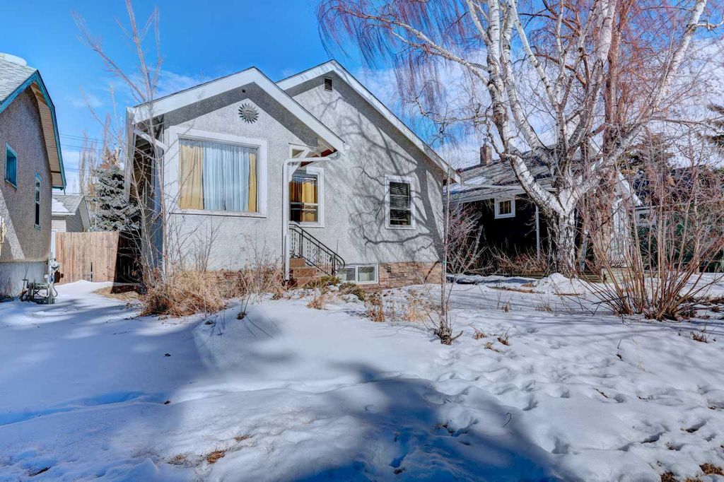 Photo of 714 17 Avenue NW, Calgary, AB T2M 0N7 (MLS # A2289247)