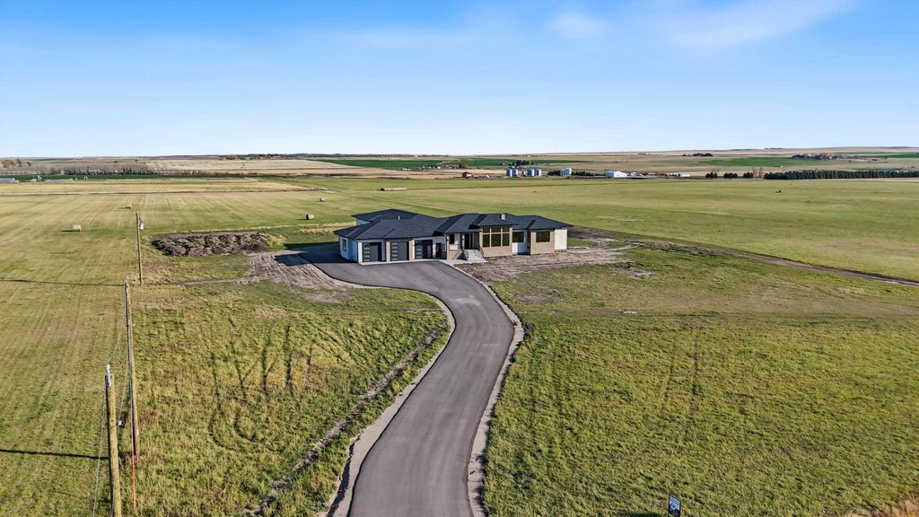 Photo of 53025 RR 222, Magrath, AB T0K 1J0 (MLS # A2354735)