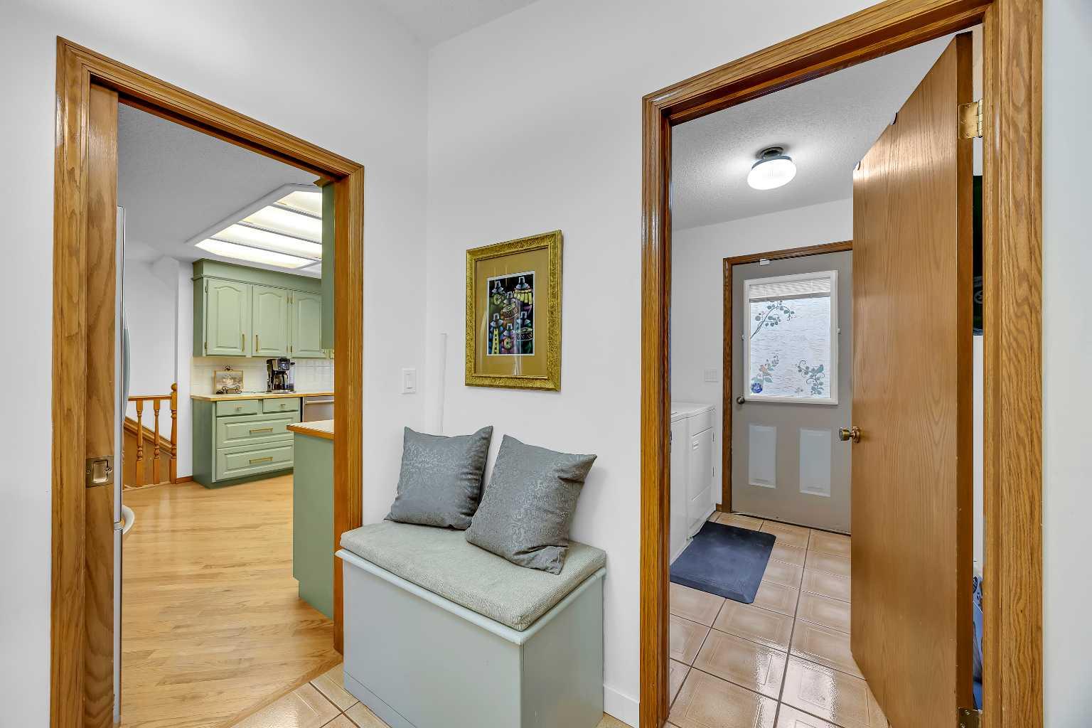 874 Riverbend Drive SE