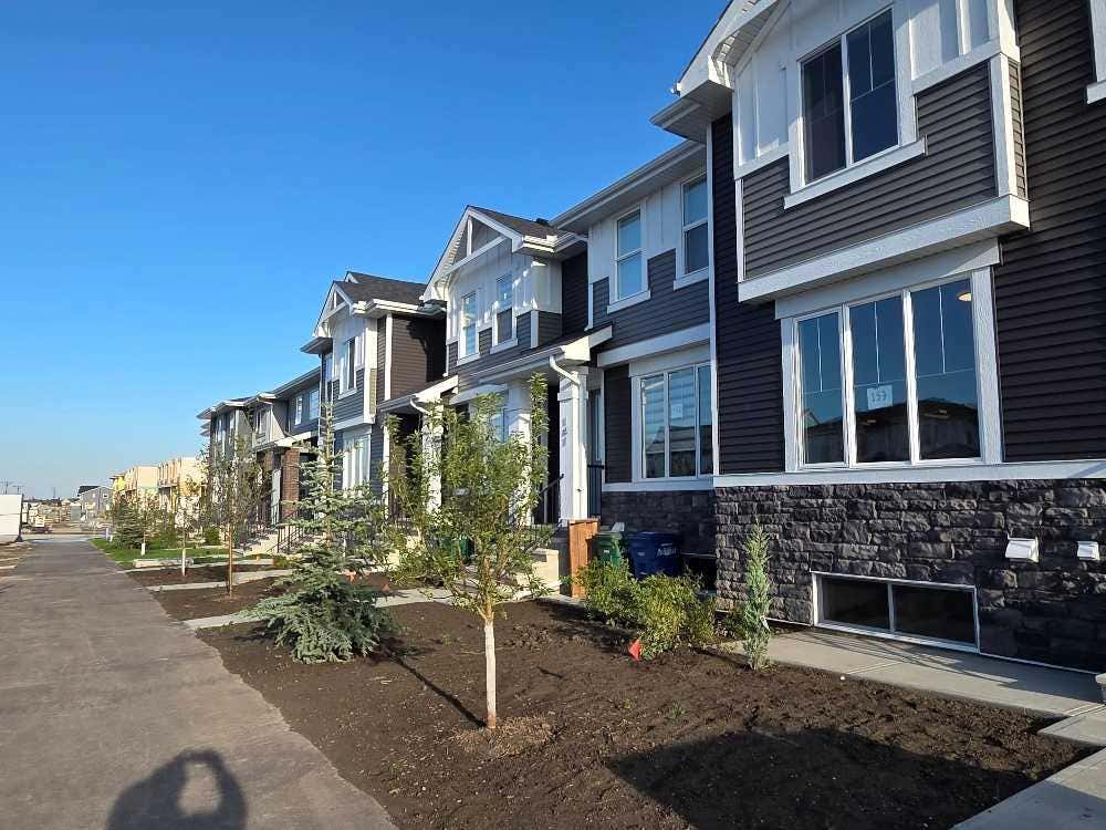 Photo of 187 Lanark Gate SE, Airdrie, AB T4A 3R7 (MLS # A2334211)