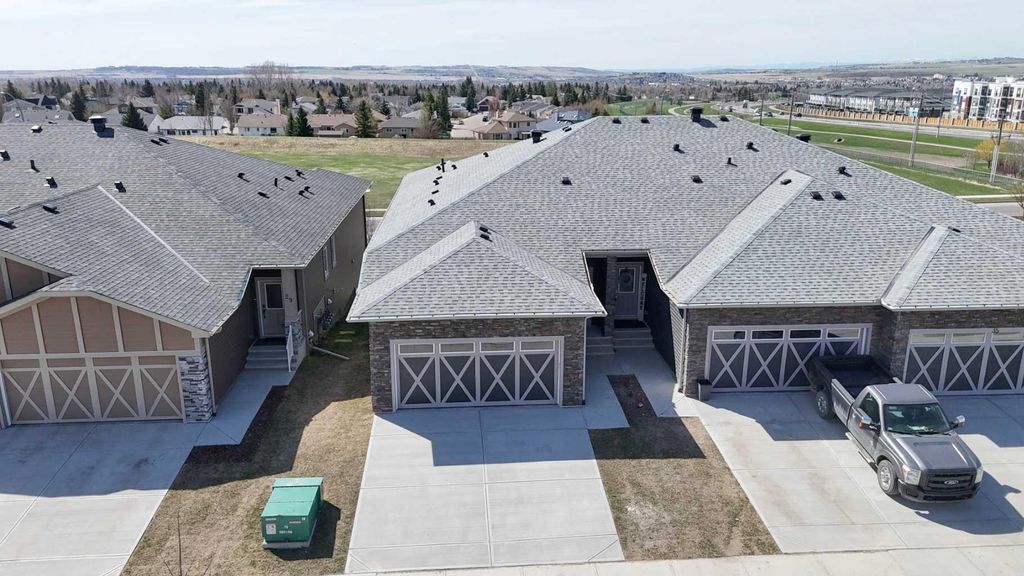 Photo of 31 wolf Crescent, Okotoks, AB T1S 5V1 (MLS # A2309861)