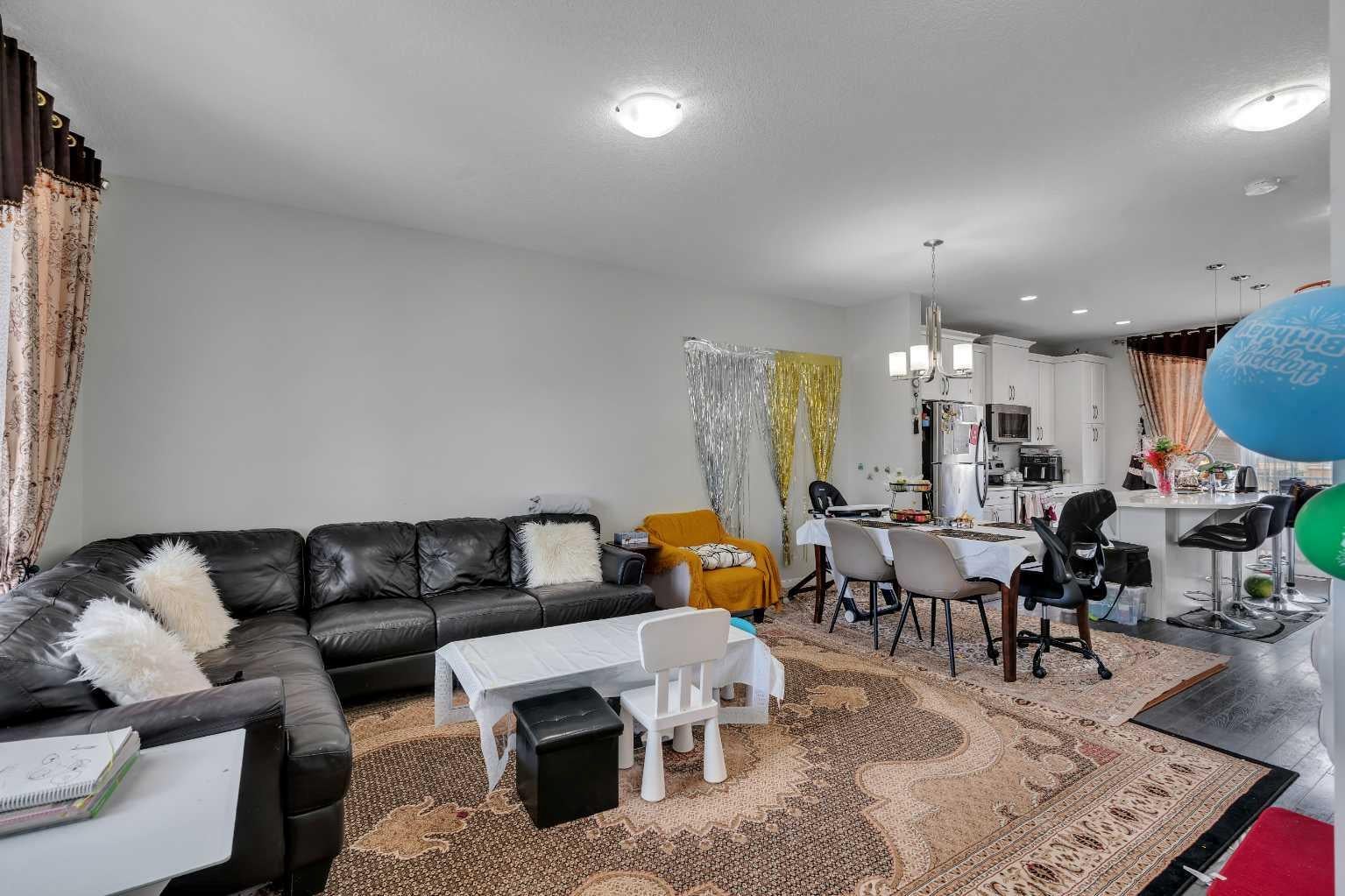 552 Redstone Drive NE