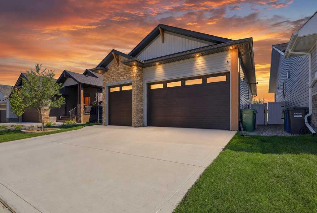 12 Emmett Crescent