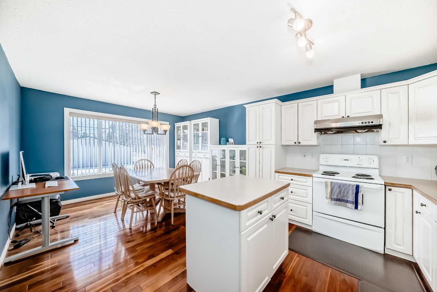 82 Holmwood Avenue NW