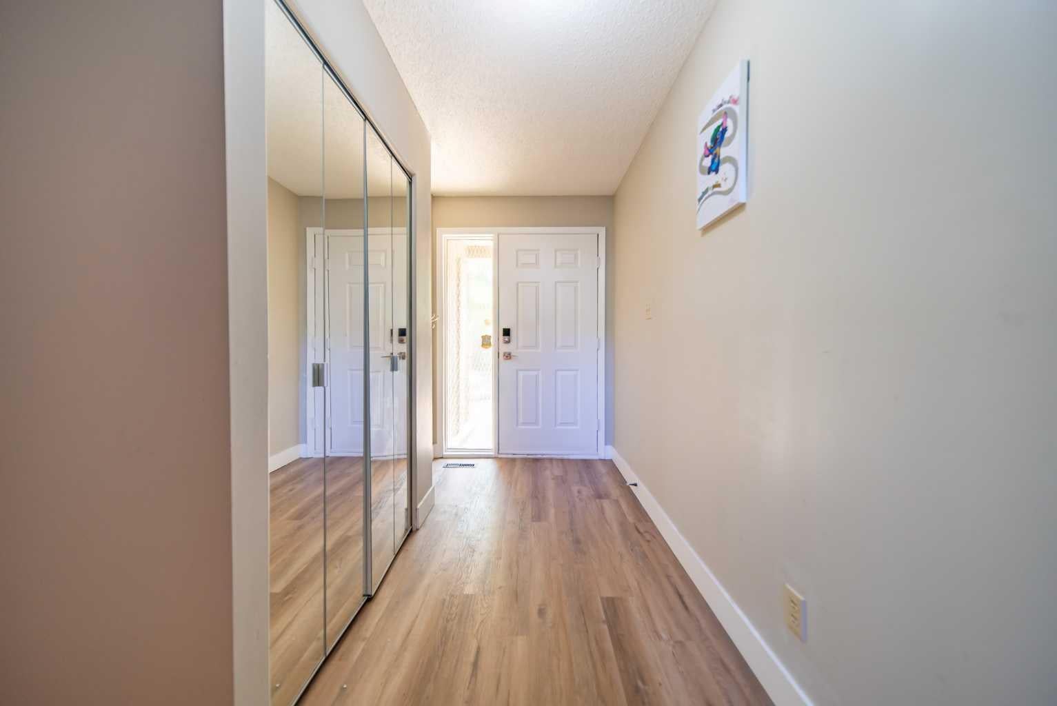 22 Point Mckay Court NW