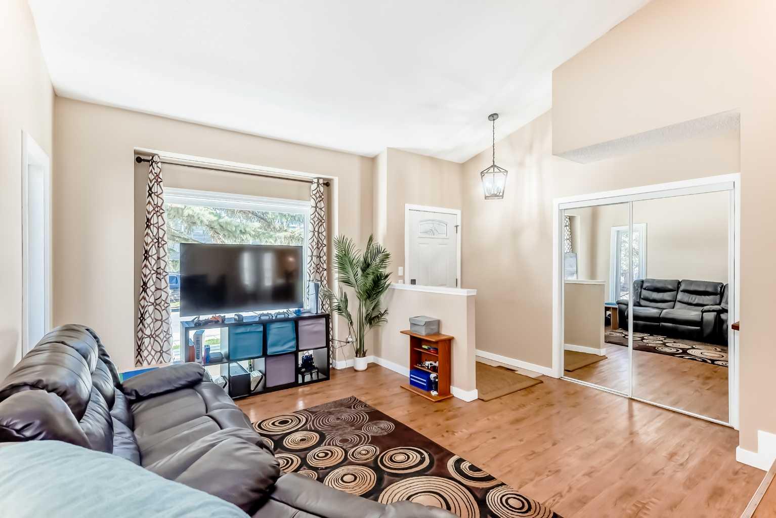 127 Mckerrell Way SE