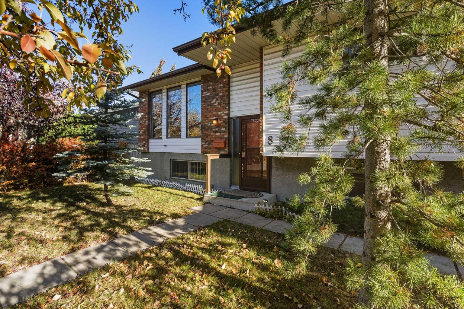 8 Ranchlands Crescent NW