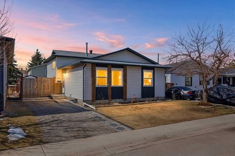 Photo of 559 Deerpath Court SE, Calgary, AB T2J 6C8 (MLS # A2301646)