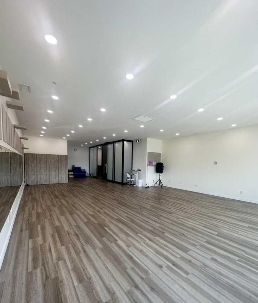 25 Beju Industrial Drive 203